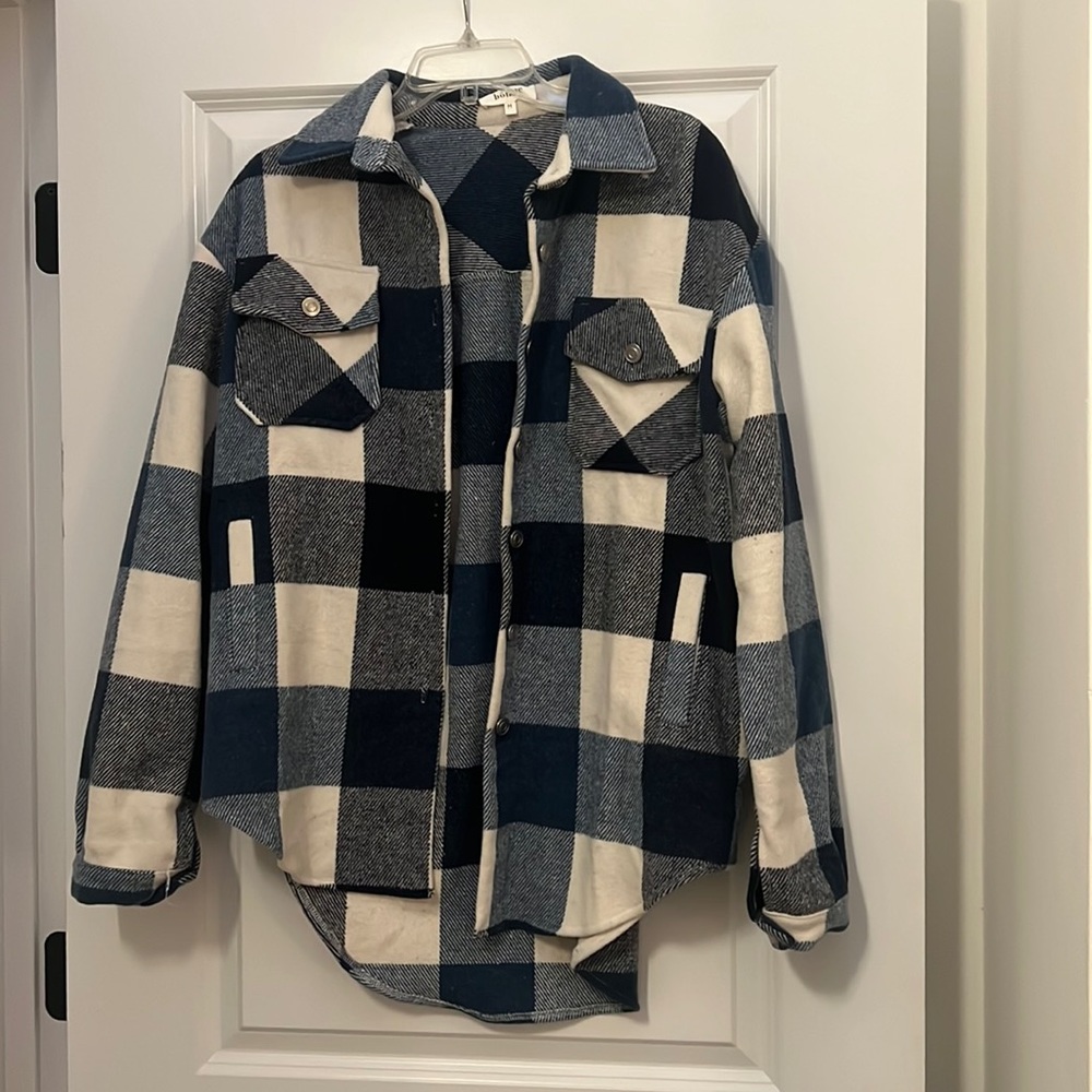 Shacket size medium